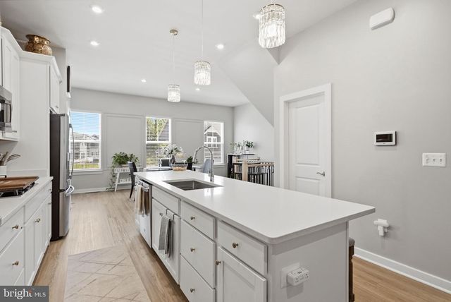 18359 MOSS GARDEN RD, Dumfries, VA 22026
