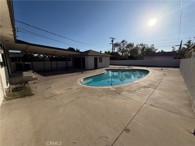 2764 Valencia Avenue, San Bernardino, CA 92404