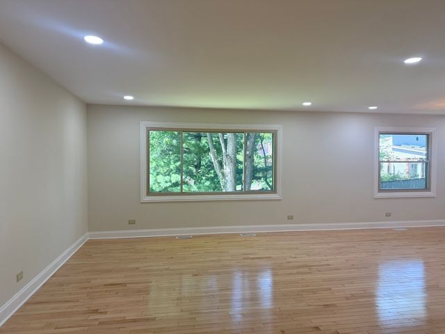 425 Carriage Hill Road, Naperville, IL 60565