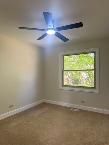 425 Carriage Hill Road, Naperville, IL 60565