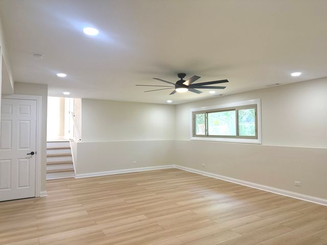425 Carriage Hill Road, Naperville, IL 60565