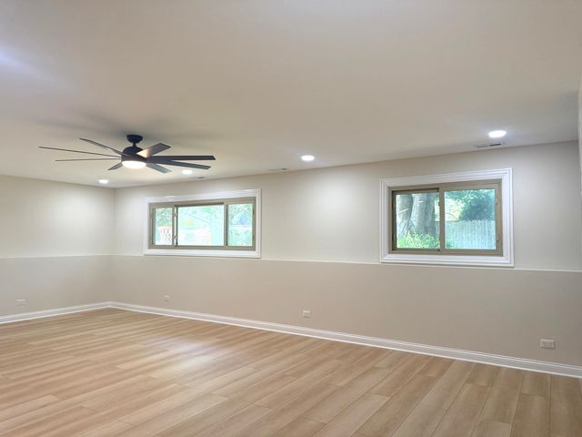425 Carriage Hill Road, Naperville, IL 60565