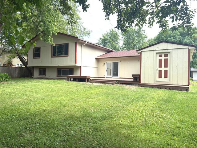 425 Carriage Hill Road, Naperville, IL 60565
