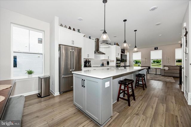 2010 ALICE CT, Frederick, MD 21702
