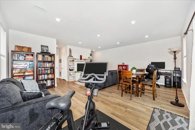2010 ALICE CT, Frederick, MD 21702
