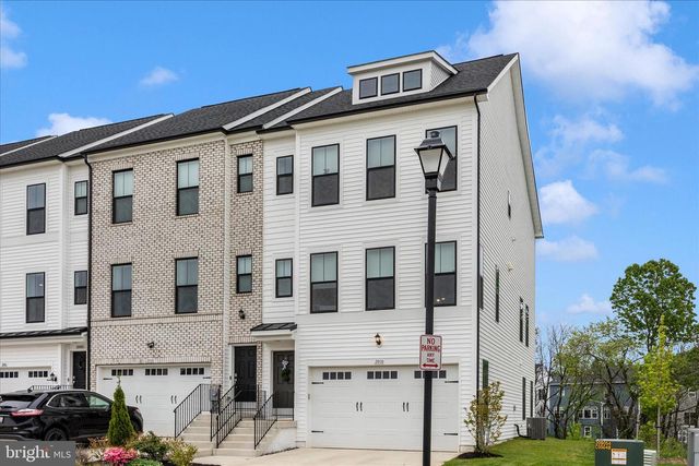 2010 ALICE CT, Frederick, MD 21702