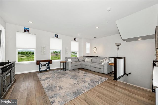 2010 ALICE CT, Frederick, MD 21702