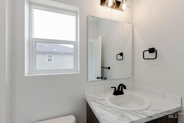 8294 E Bright Angel Dr, Nampa, ID 83687