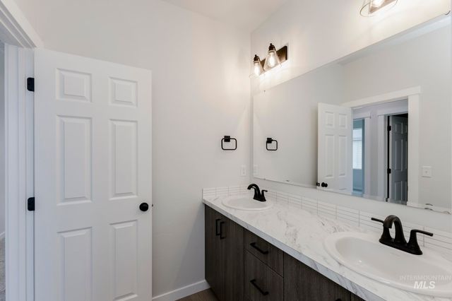 8294 E Bright Angel Dr, Nampa, ID 83687