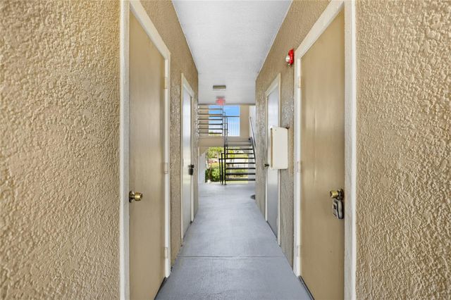 5110 NORTHRIDGE ROAD 201, Sarasota, FL 34238