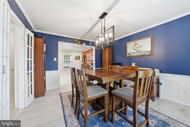 8900 KENILWORTH DR, Burke, VA 22015