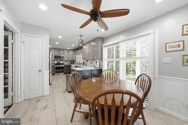 8900 KENILWORTH DR, Burke, VA 22015