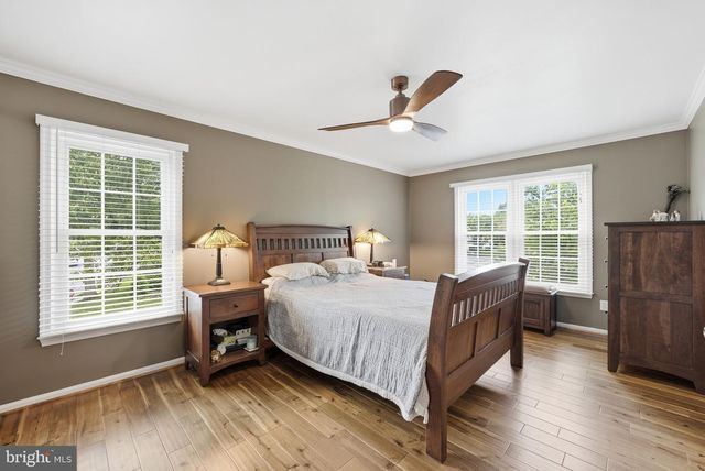 8900 KENILWORTH DR, Burke, VA 22015