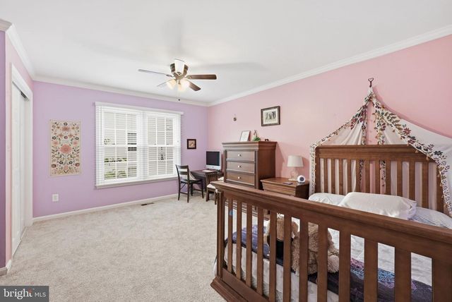 8900 KENILWORTH DR, Burke, VA 22015