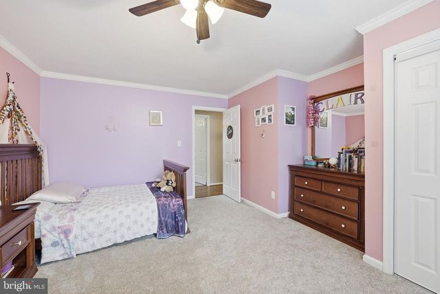 8900 KENILWORTH DR, Burke, VA 22015