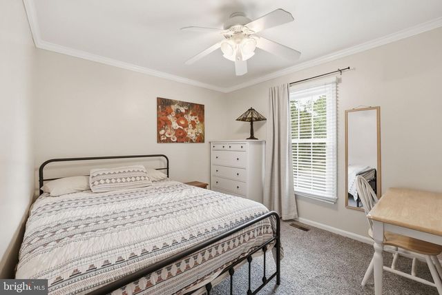 8900 KENILWORTH DR, Burke, VA 22015