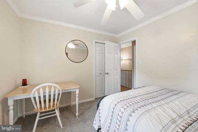 8900 KENILWORTH DR, Burke, VA 22015