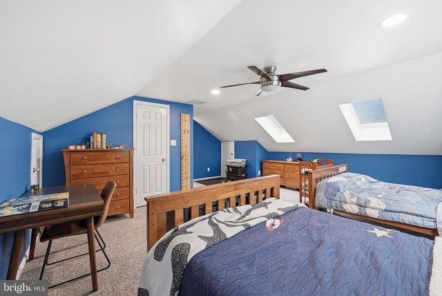 8900 KENILWORTH DR, Burke, VA 22015