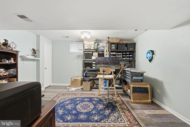 8900 KENILWORTH DR, Burke, VA 22015