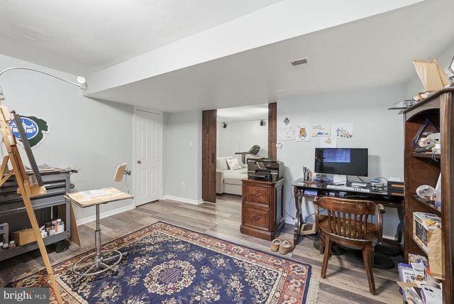 8900 KENILWORTH DR, Burke, VA 22015