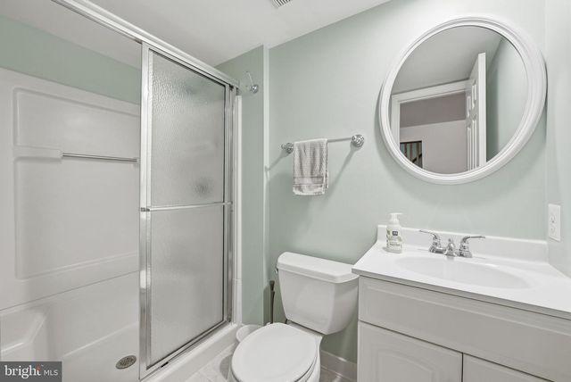 8900 KENILWORTH DR, Burke, VA 22015