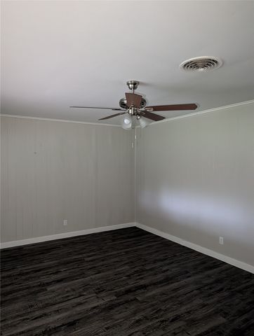3204 Phoenix Drive, Fort Worth, TX 76116
