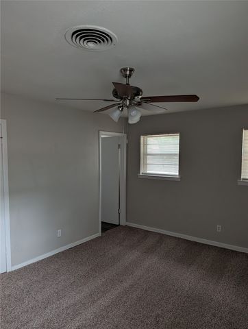 3204 Phoenix Drive, Fort Worth, TX 76116