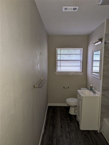 3204 Phoenix Drive, Fort Worth, TX 76116