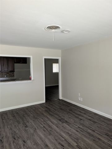 3204 Phoenix Drive, Fort Worth, TX 76116