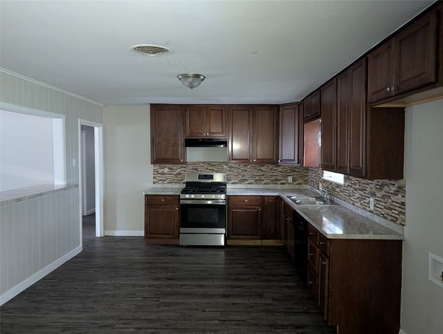 3204 Phoenix Drive, Fort Worth, TX 76116