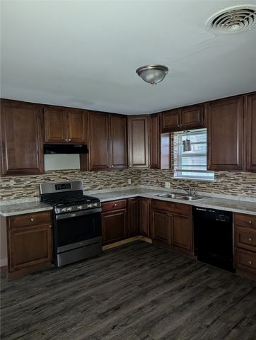 3204 Phoenix Drive, Fort Worth, TX 76116