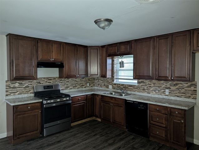 3204 Phoenix Drive, Fort Worth, TX 76116