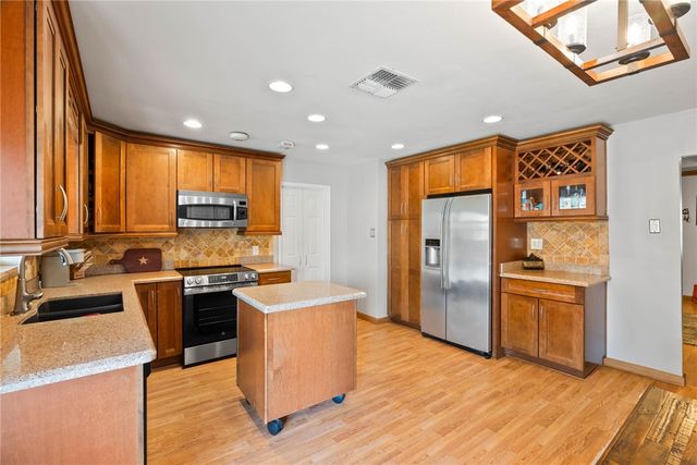 3965 Mollie Lane, Robstown, TX 78380