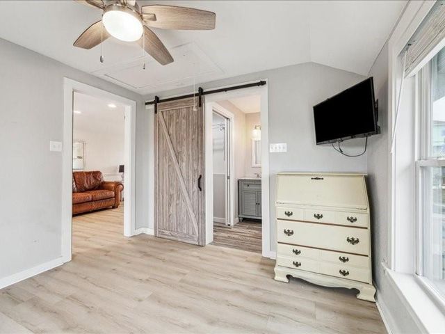 85 Bayou Vista Drive, Hitchcock, TX 77563