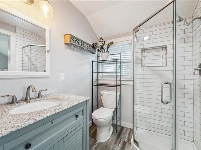 85 Bayou Vista Drive, Hitchcock, TX 77563
