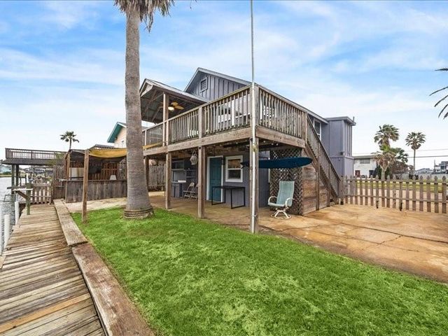 85 Bayou Vista Drive, Hitchcock, TX 77563