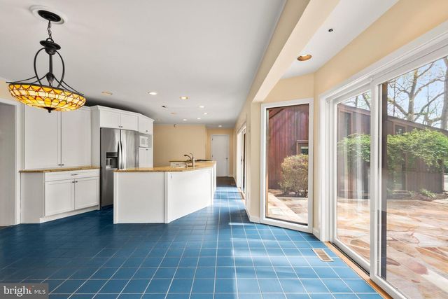 1038 HERSHEY MILL RD, West Chester, PA 19380