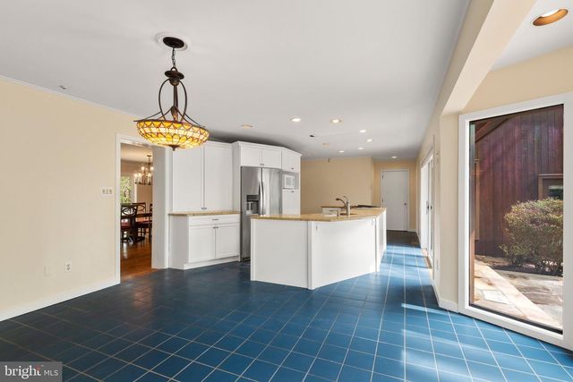 1038 HERSHEY MILL RD, West Chester, PA 19380