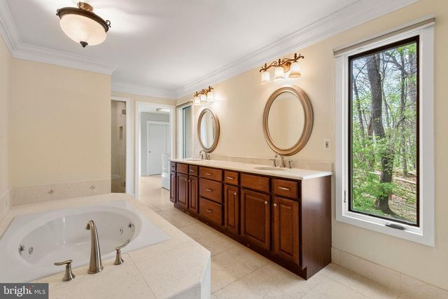 1038 HERSHEY MILL RD, West Chester, PA 19380