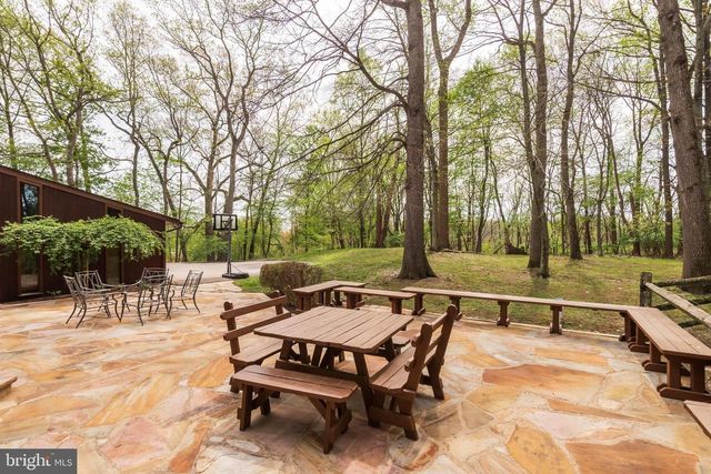 1038 HERSHEY MILL RD, West Chester, PA 19380