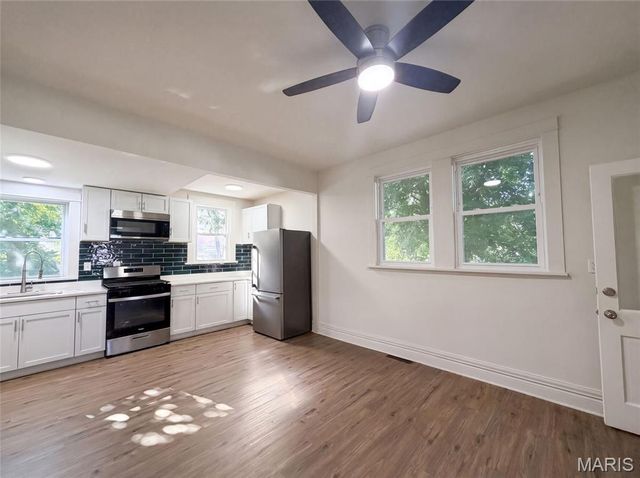 415 N 4th Street, St Charles, MO 63301