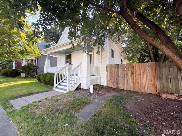 415 N 4th Street, St Charles, MO 63301