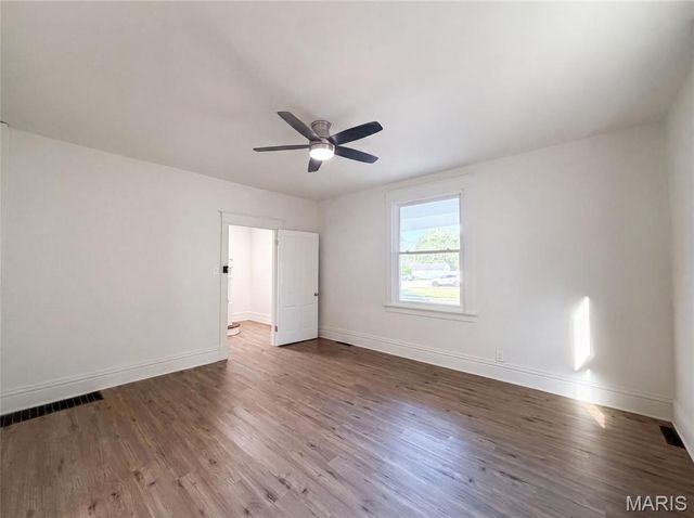 415 N 4th Street, St Charles, MO 63301