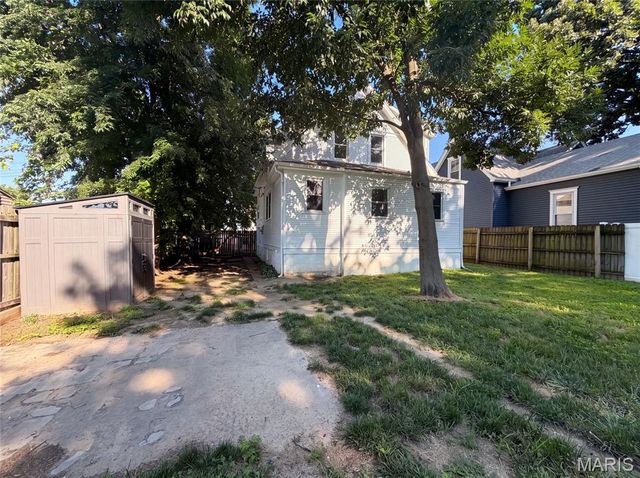 415 N 4th Street, St Charles, MO 63301