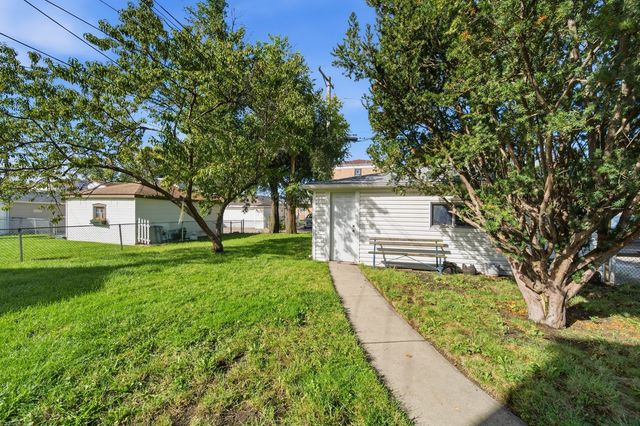 1100 Linden Avenue, Bellwood, IL 60104