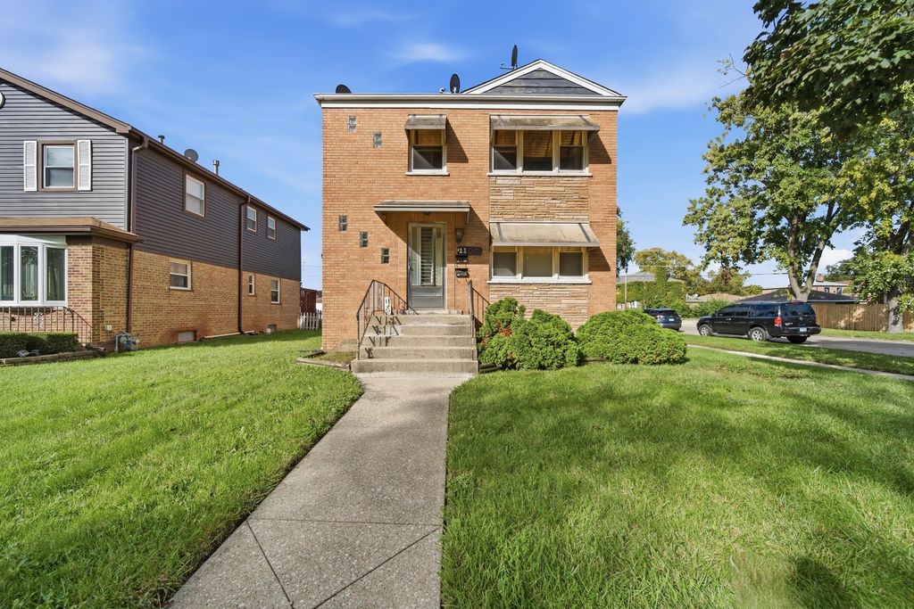 1100 Linden Avenue, Bellwood, IL 60104