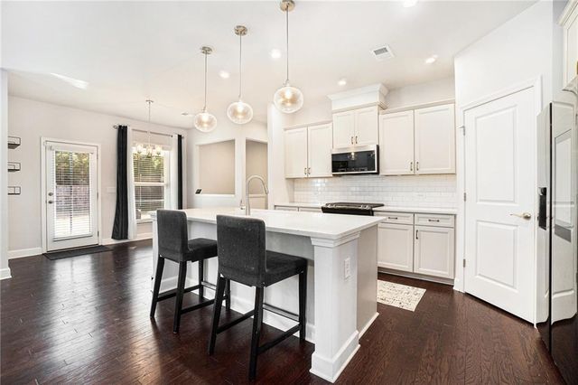 55 Clubhouse Way, Acworth, GA 30101