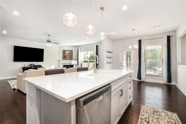 55 Clubhouse Way, Acworth, GA 30101