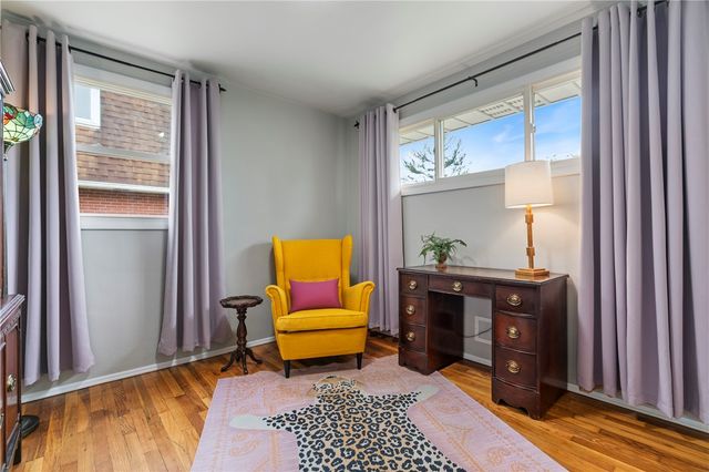43 Woodridge Dr, Carnegie, PA 15106