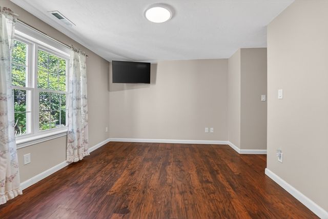 1 Melville Ct B, Bourne, MA 02559